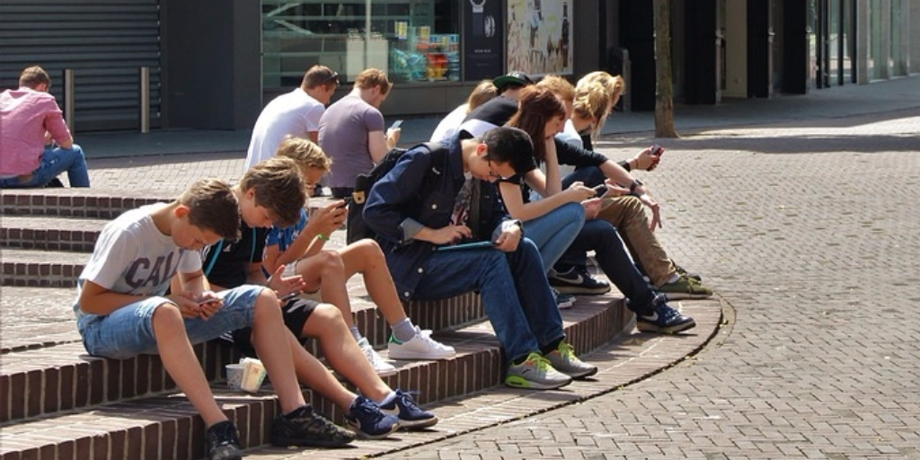 Staying Safe Online In The Summer Holidays UK Safer Internet Centre